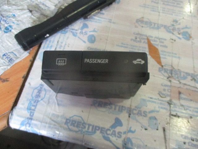 Botão / interruptor desembaciador vidro trás TOYOTA Avensis Wagon (_T2