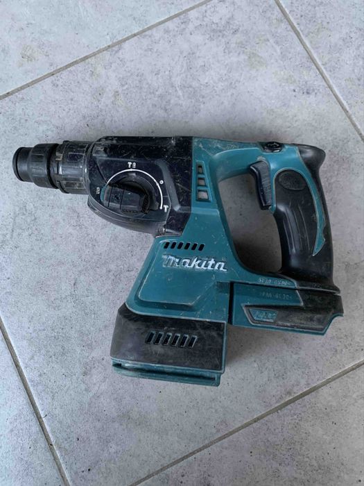 Перфоратор Makita 242 під ремон