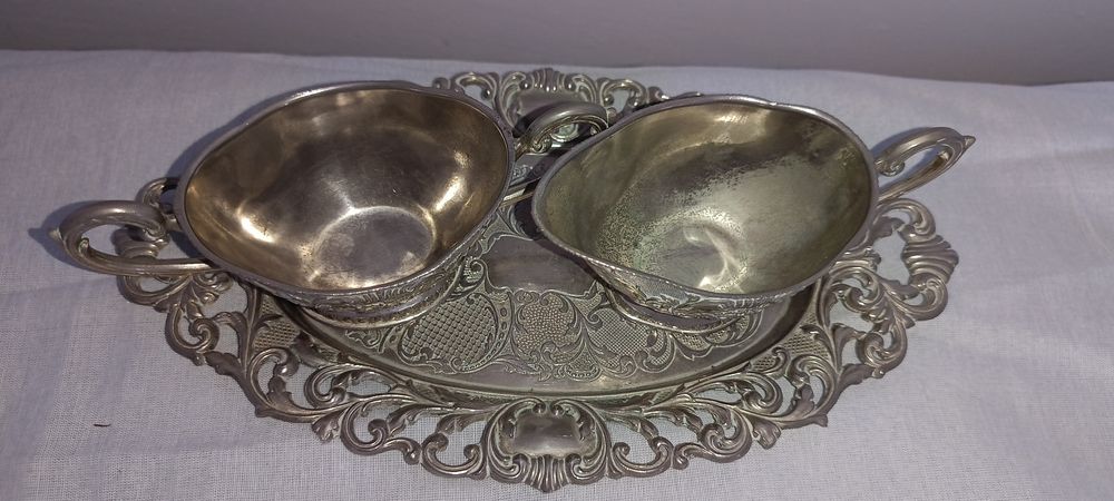 Zestaw tacka , cukiernica i mleczik