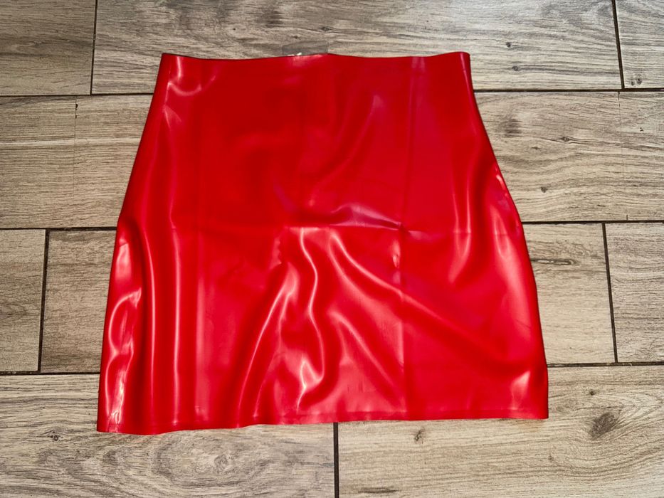 912/ Spódnica mini XL latex czerwony z zamkiem lateks CHLOROWANY 0.4mm