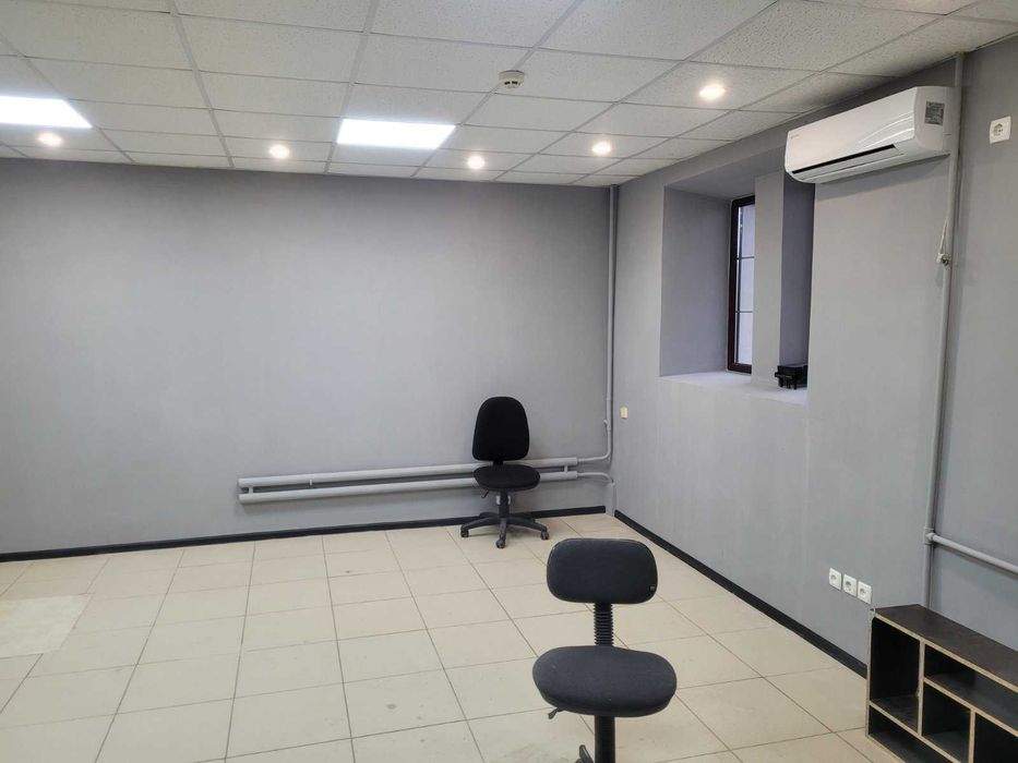 Продається комерційне приміщення в центрі міста, 50 м ², вул. Стуса,37