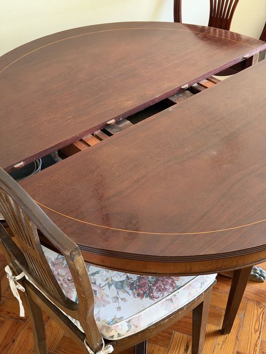 Mesa de jantar redonda extensível em madeira + 6 cadeiras