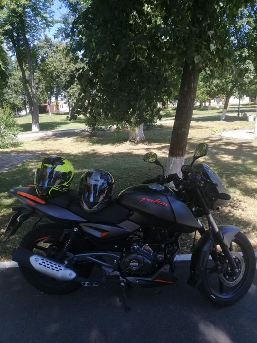 Мотоцикл Bajaj Pulsar 180