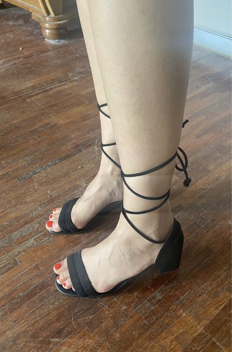 Piękne zamszowe sandały Alohas z wysokim wiązaniem