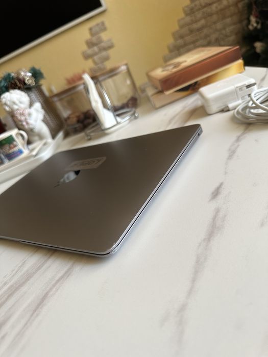 Macbook Air M1 2020 8/256гб макбук аир м1 а2337 не про не а2338