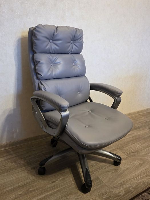 Fotel biurowy Szary - bardzo wygodny