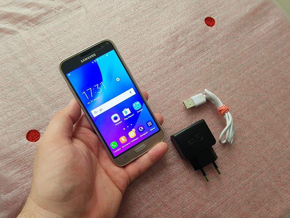 Samsung Galaxy J3 J320Н.Вlack.2сим.карты.Полностью рабочий.