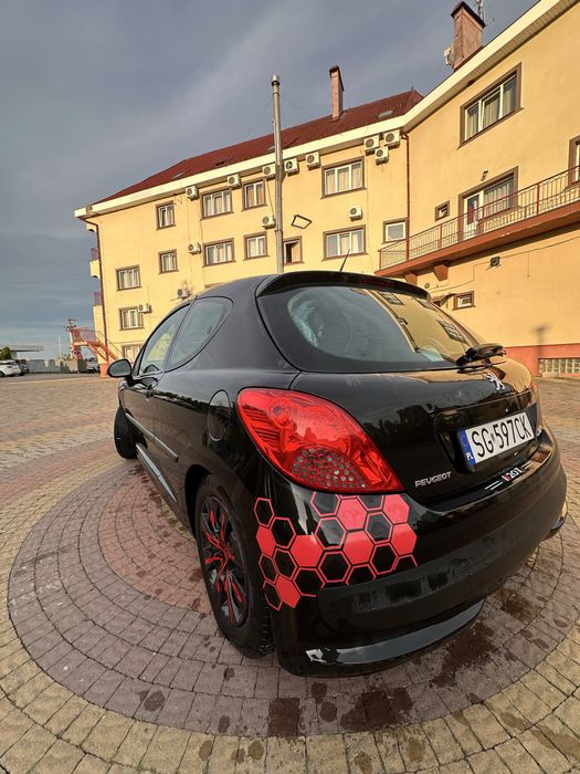 Продам Пежо 207 2007год 1.4
