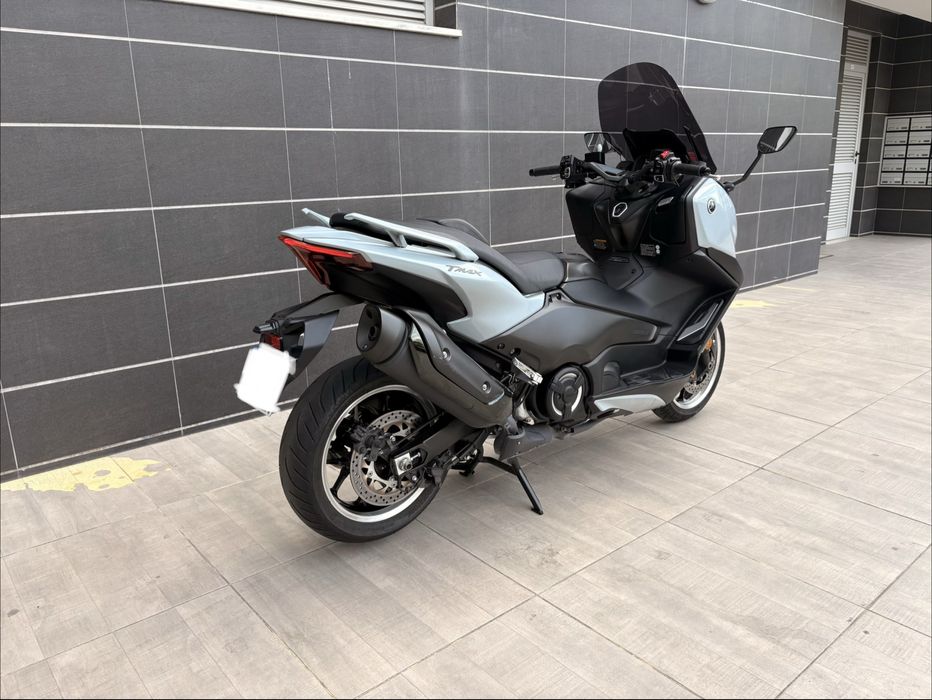 Tmax 560 Tech Max