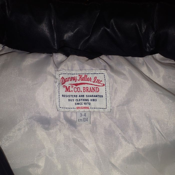 Куртки,желетка,дождевік на дівчінку