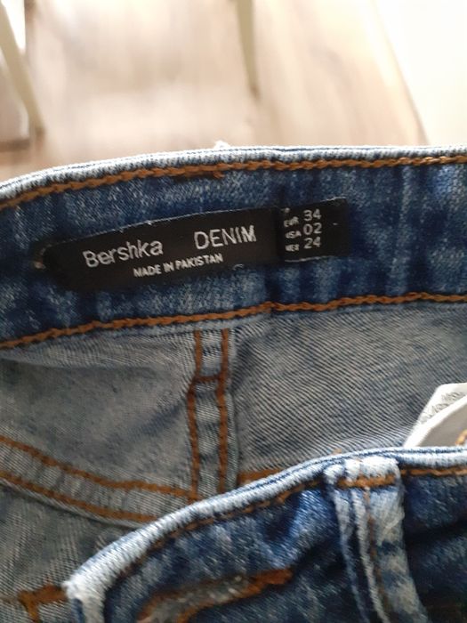 Calças de ganga rasgadas