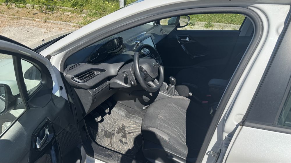 Peugeot 208 1.2 5p 2014 — photo 5