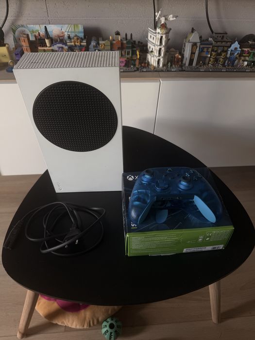 Konsola Xbox series s + pad sky cipher