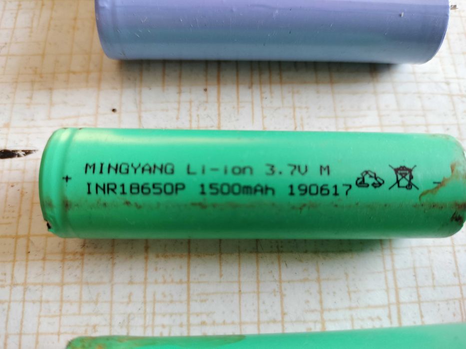 Ogniwa od hulajnogi sprawne 3,7V, 4x1500, 1x2000 mAh