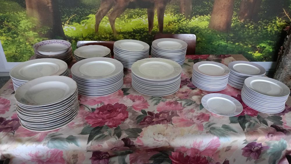 Zastawę stołową sprzedam