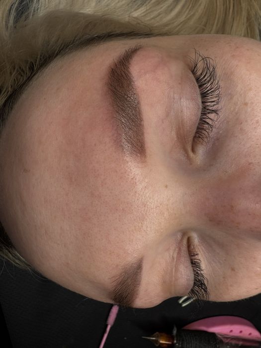 Makijaż permanentny brwi ombre brows metoda pudrowa