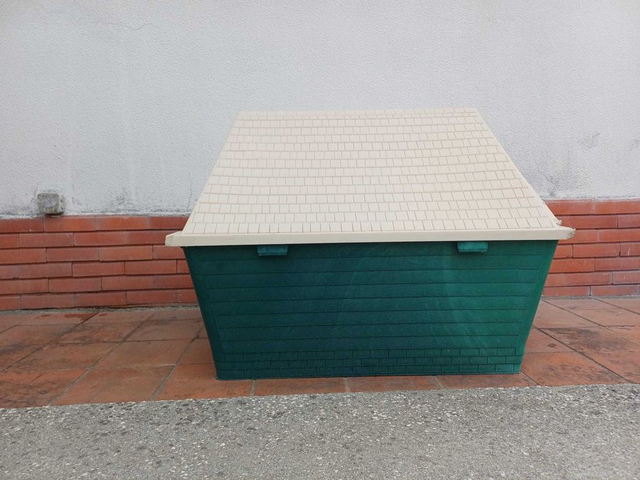 Casota para Cão Grande em PVC | Telhado Amovível | Muito Resistente