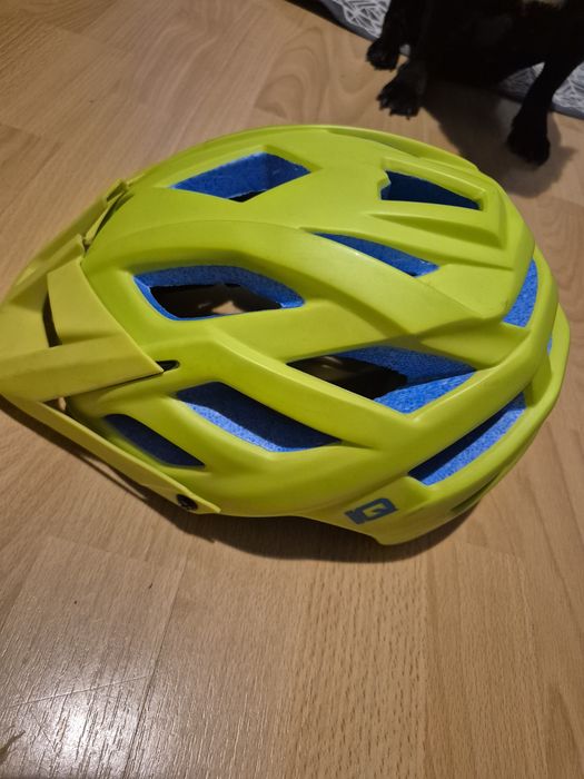 Kask rowerowy limonowy IQ rozm. L