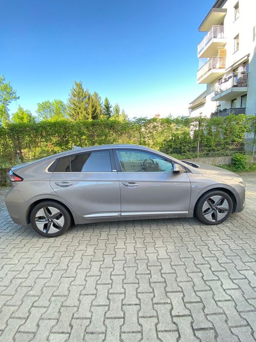 Hyundai Ioniq Platinum Exclusive
