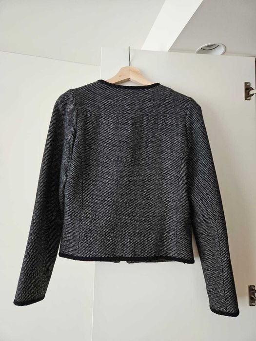 Casaco Estruturado Clássico com Fecho de correr