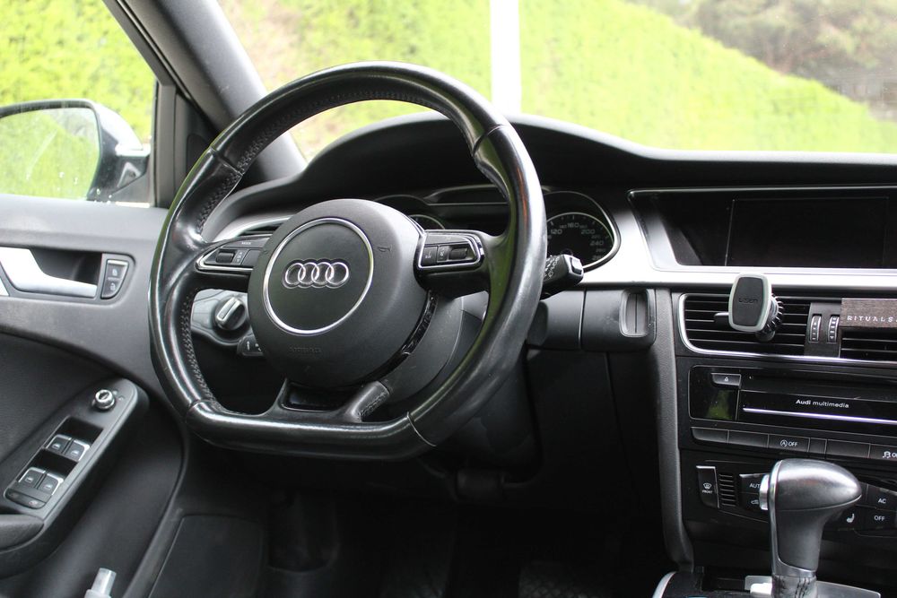 Audi A4 2.0 TDI 136cv 2012 Full extras | Automático | Teto panorâmico