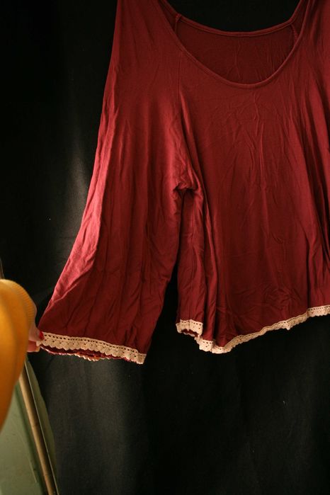 Camisola Bordeaux c/ Renda