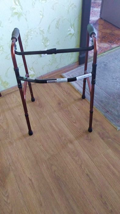 Продам нові ходунки