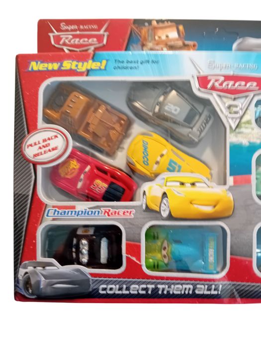 Zestaw 12 autek "AUTA" Zygzak McQueen