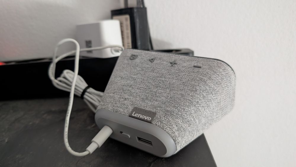 Lenovo Smart Clock Essential - Smart Speaker with Google Assistant!