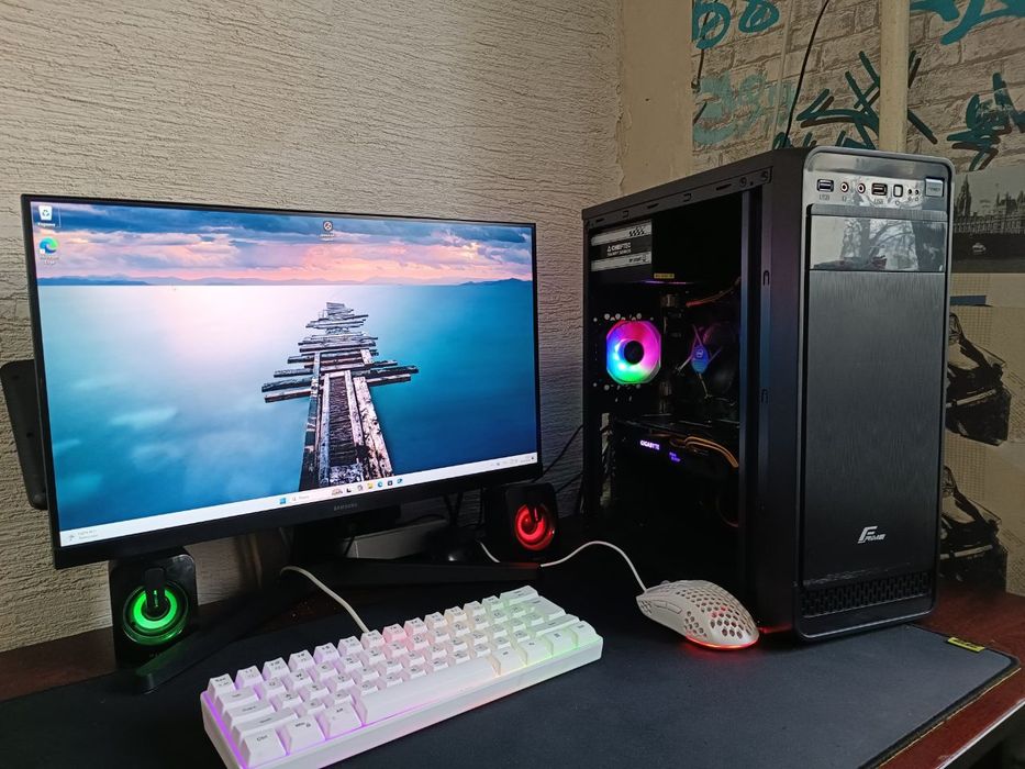 ТОПОВЫЙ ИГРОВОЙ компьютер i3 8100 RX 570  SSD  DDR4