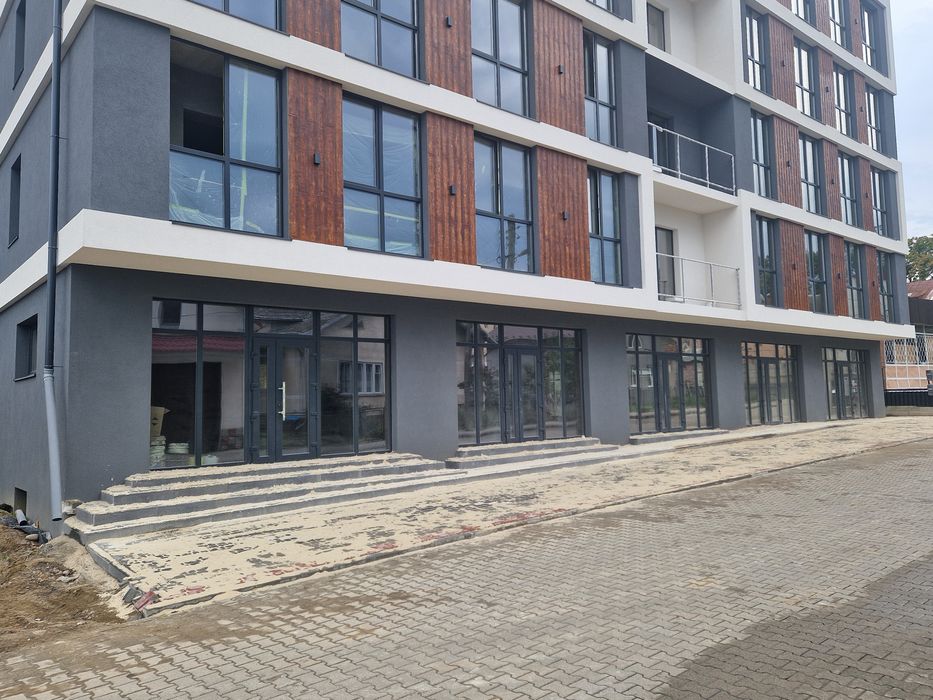 Продаж комерційних приміщень в новобудові в м.Снятин