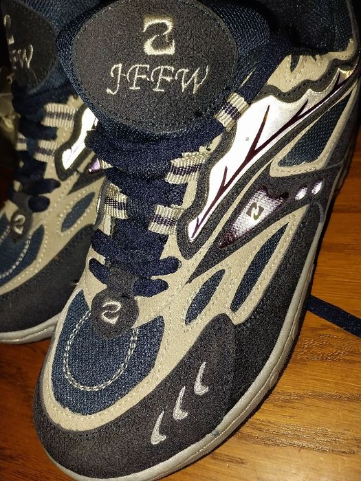 Sprzedam buty sportowe dziewczęce/damskie