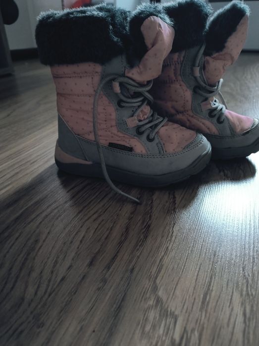 Zimowe buty dla dziewczynki rozmiar 24