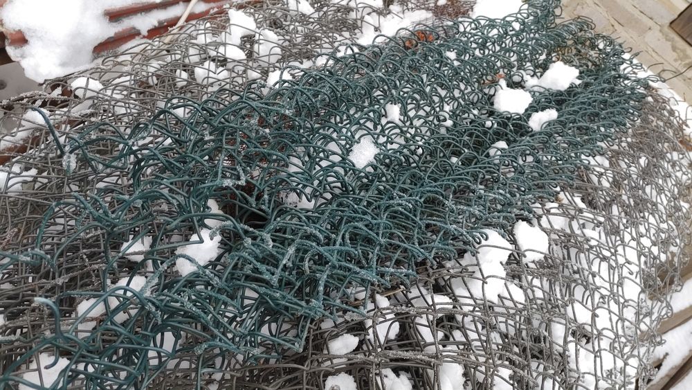 Siatka ogrodzeniowa plus słupki rurki stalowe