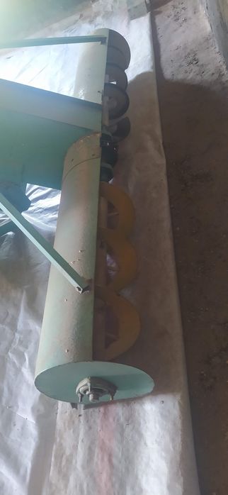 Зерно-погрузчик шнек+шкребок.