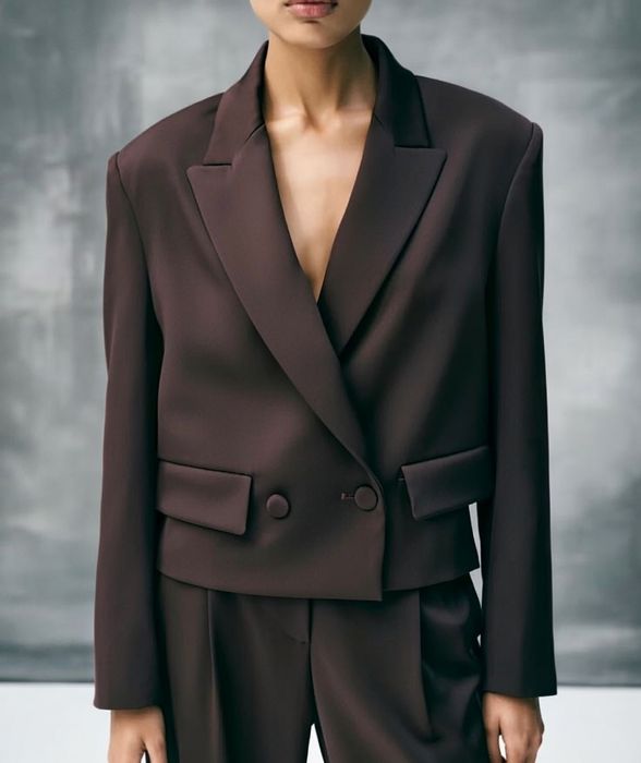 Dwurzedowa satynowa marynarka