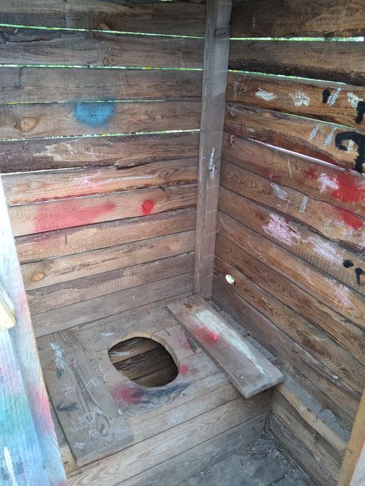 Wc drewniany na budowę  do obicia np.
