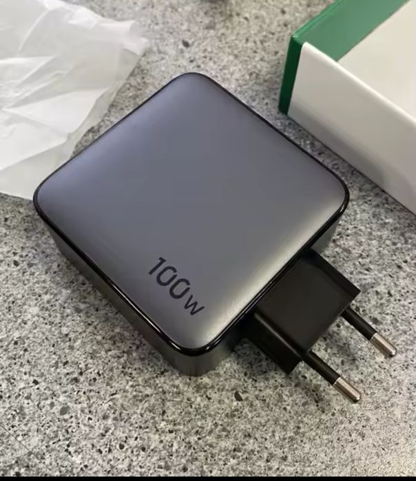 UGREEN NEXODE GaN 65W, 100W зарядний пристрій та є кабелі 100W 1м