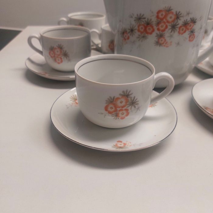 Sprzedam zestaw kawowy widoczny na zdjęciu.