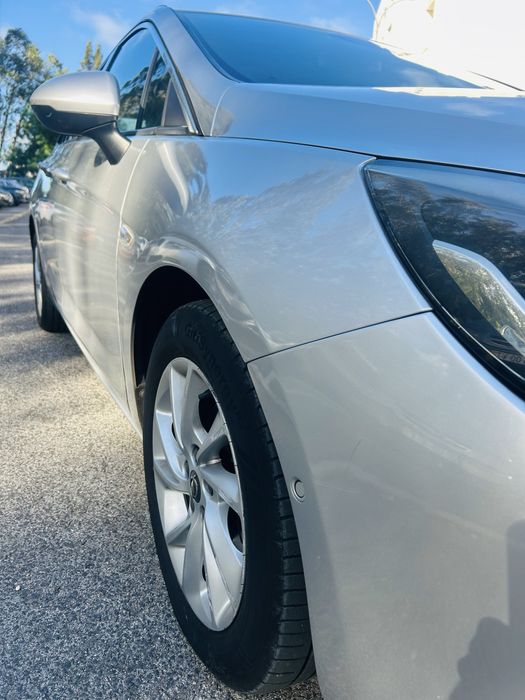 Opel Astra 1.6 CDTI modelo Excellence - Muito estimada