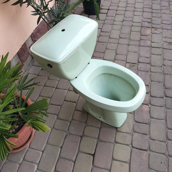 Унітаз вживаний зелений
