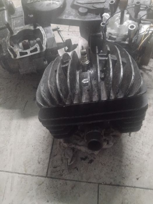 Por falta de palavra vendo 2 motores casal 125cc 1 completo e outro pa
