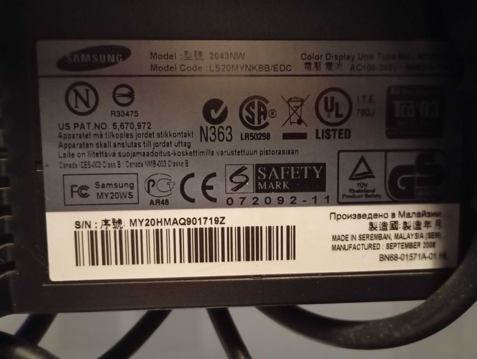 SAMSUNG LCD EnergyStar 2043NW WideScreen MONITOR PC ecrã 51 cm (20")