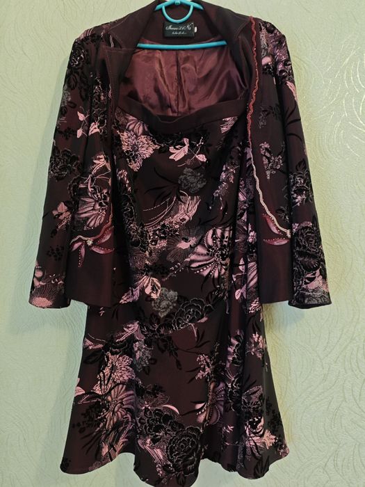 Продам плаття костюм 50-52 розмір