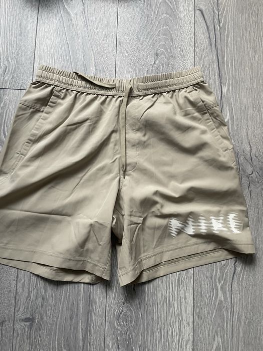 Шорты Nike M новые оригинал