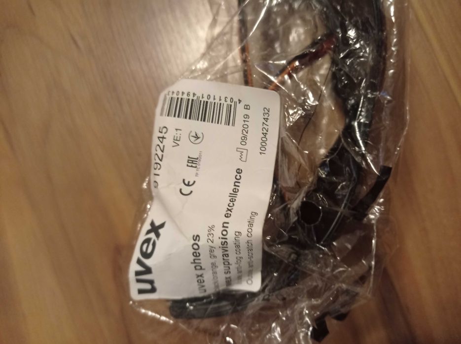 Okulary firmy uvex, przeciwsłoneczne