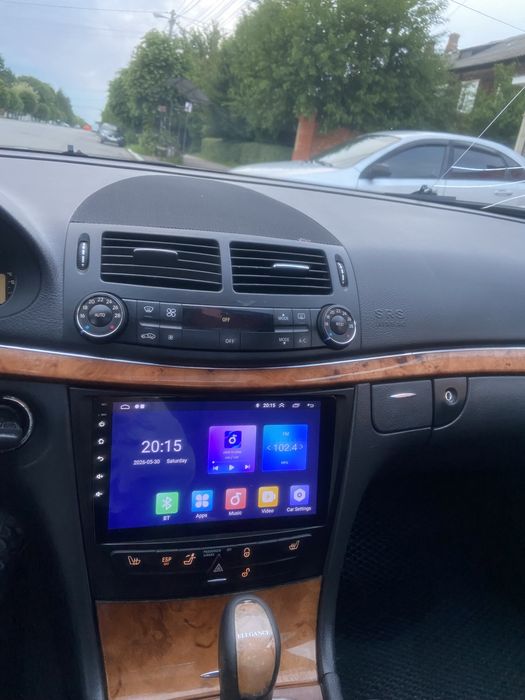 Mercedes-Benz E220 W211