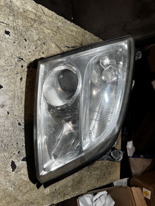 Lampa przód prawa  Xenon Opel Vectra C oryginał