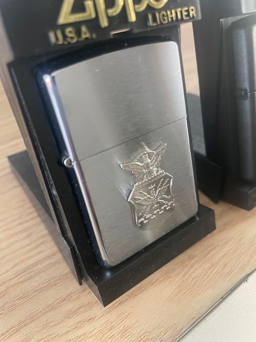 13 Isqueiros ZIPPO novos + acessórios