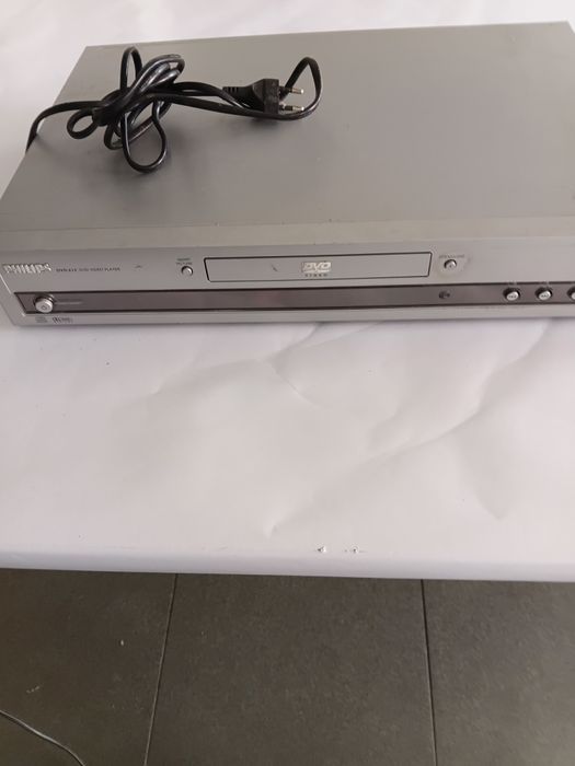 Leitor de DVD Philips  modelo 634 a funcionar bem (usado)